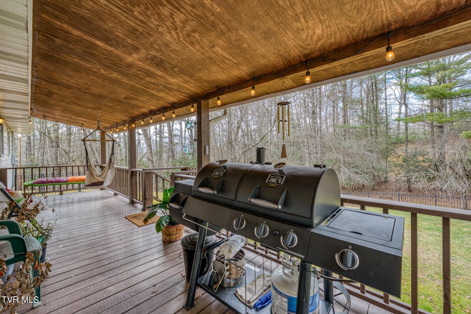 Photo #49: 557 Waddell Road