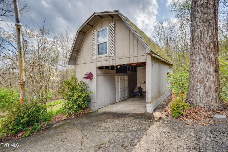 Photo #32: 101 Hickory Circle