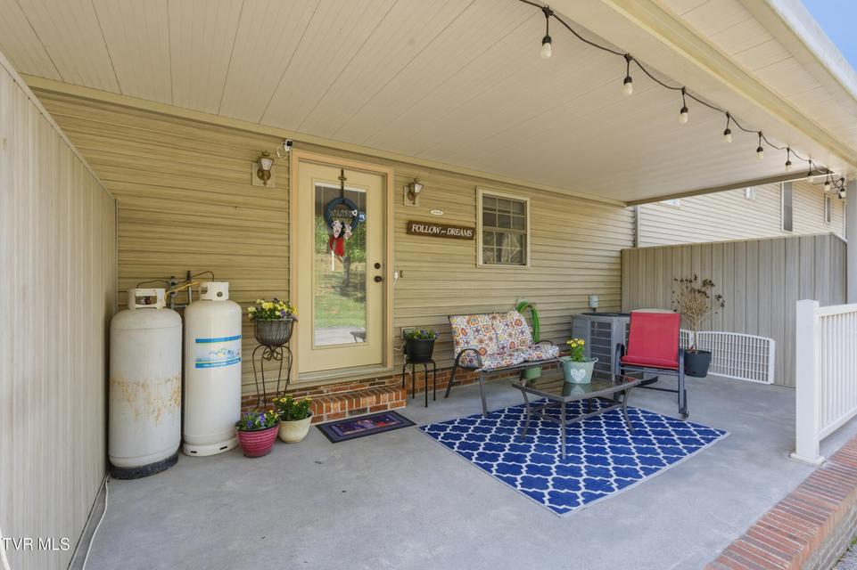 Photo #4: 408 Lynn Road