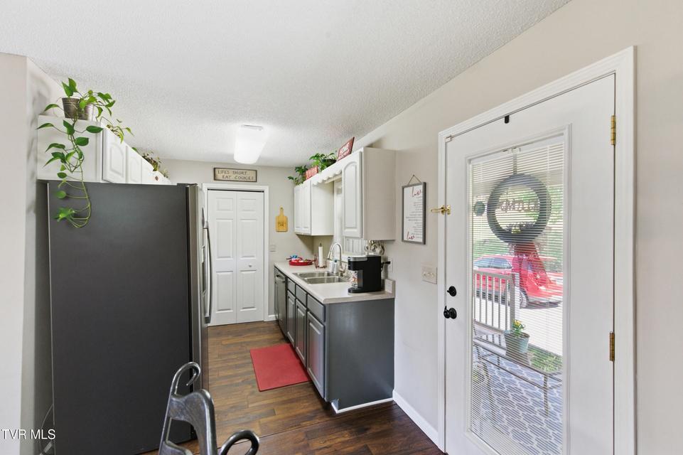 Photo #8: 408 Lynn Road