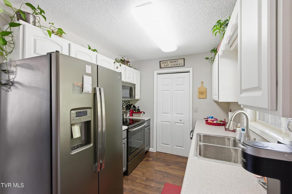 Photo #9: 408 Lynn Road