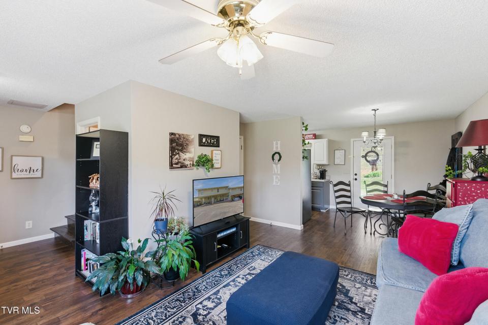 Photo #16: 408 Lynn Road