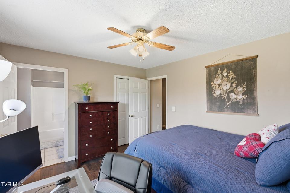 Photo #22: 408 Lynn Road