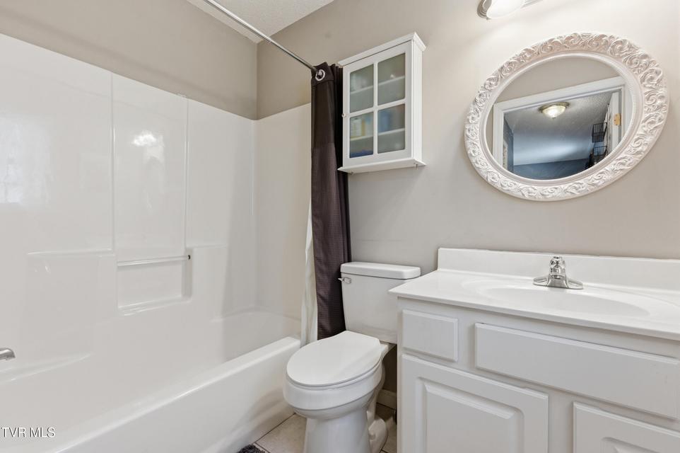 Photo #28: 408 Lynn Road