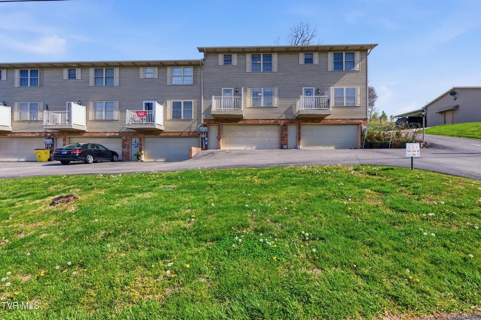 Photo #29: 408 Lynn Road