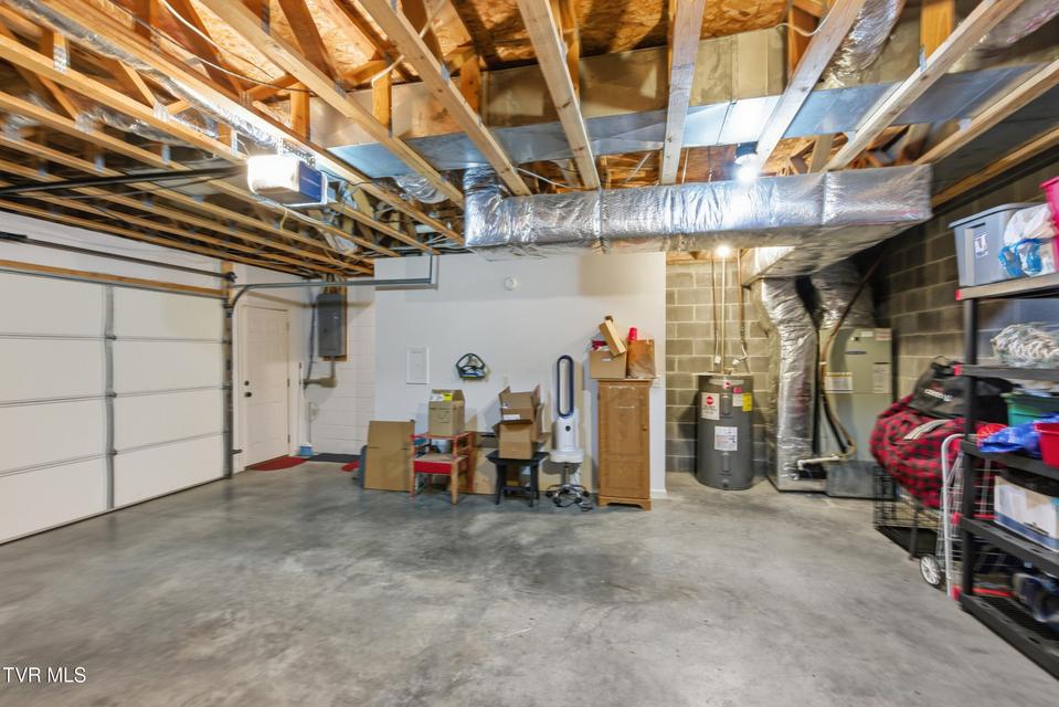 Photo #31: 408 Lynn Road