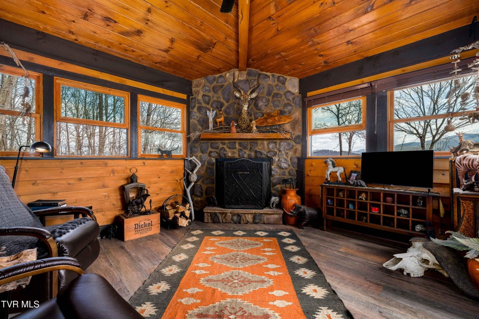 Photo #31: 710 Gordon Ridge Road