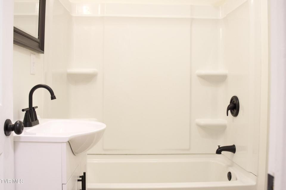 Photo #15: 1908 Reedy Creek Road