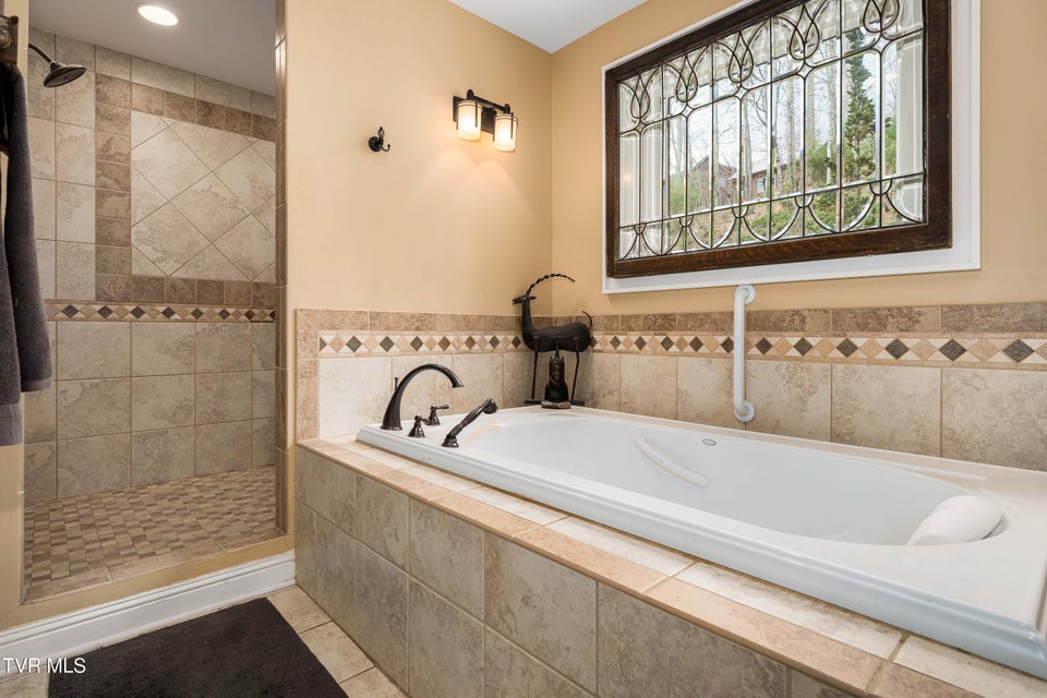 Photo #35: 710 Gordon Ridge Road