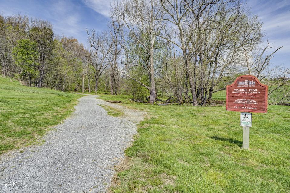 Photo #35: 156 Forest Lane