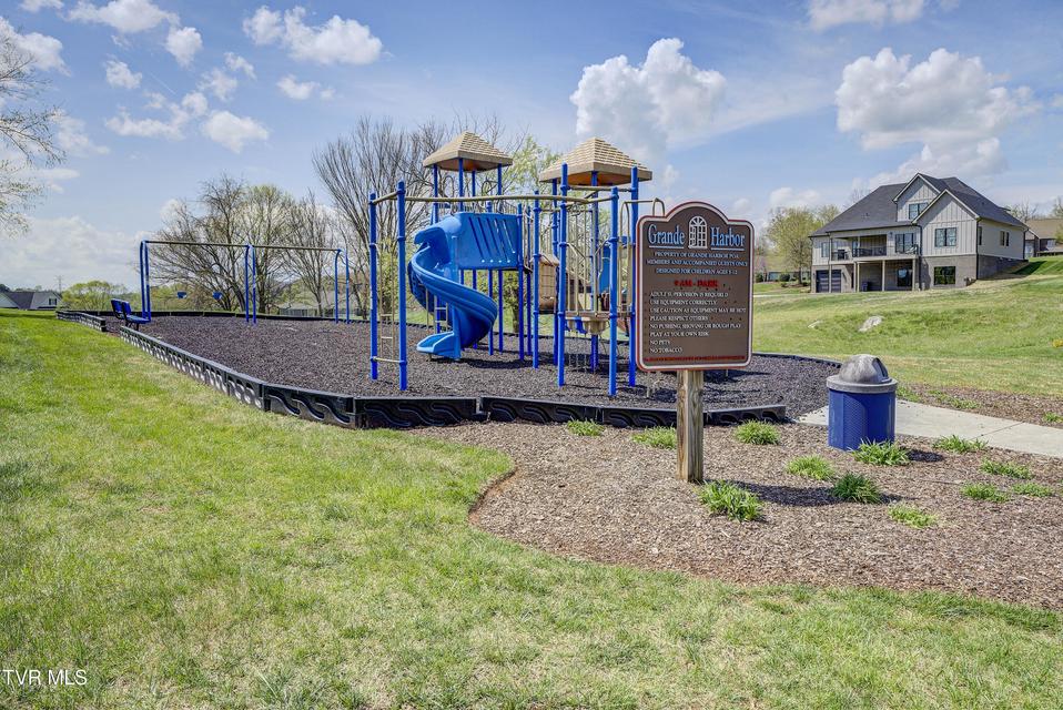 Photo #37: 156 Forest Lane