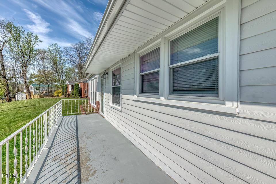 Photo #2: 1012 Lincoln Avenue