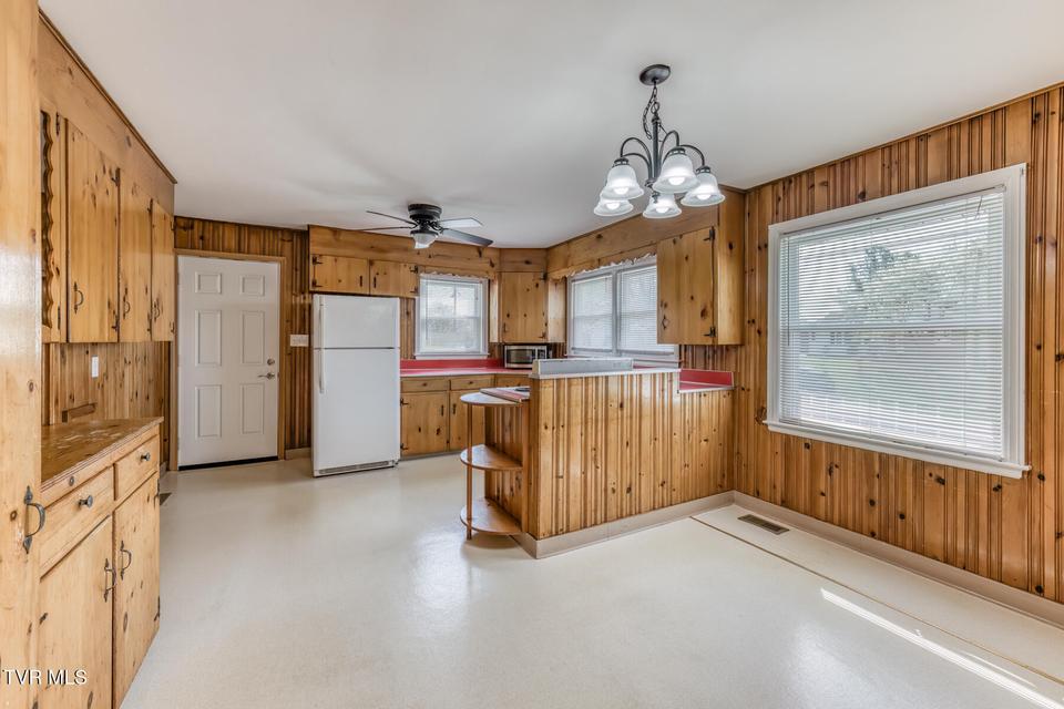 Photo #7: 1012 Lincoln Avenue