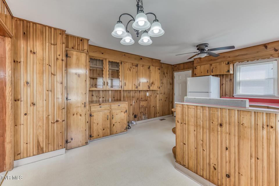 Photo #9: 1012 Lincoln Avenue