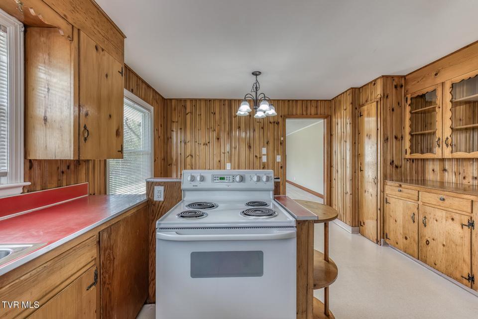 Photo #13: 1012 Lincoln Avenue