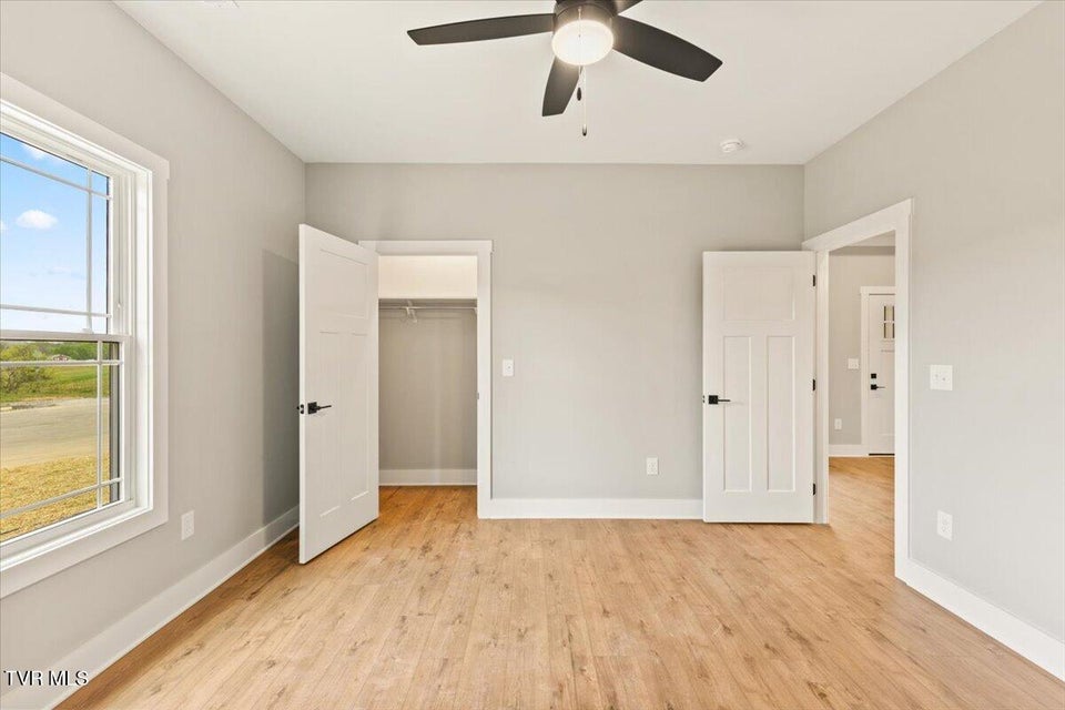 Photo #6: 785 Twilight Falls