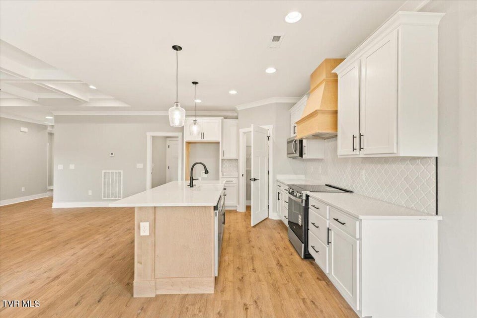 Photo #11: 785 Twilight Falls