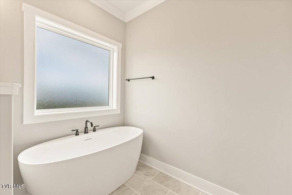 Photo #25: 785 Twilight Falls