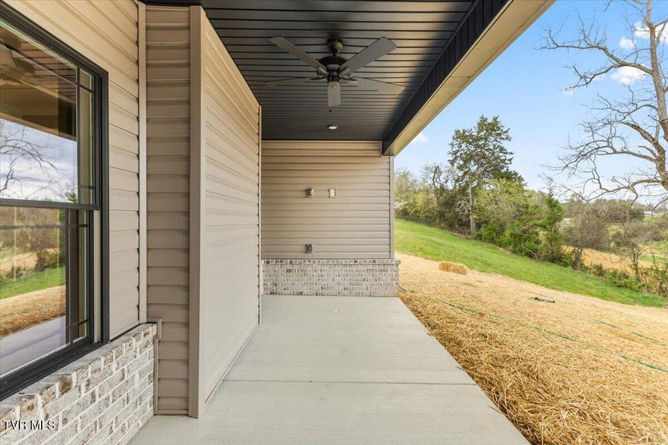 Photo #32: 785 Twilight Falls