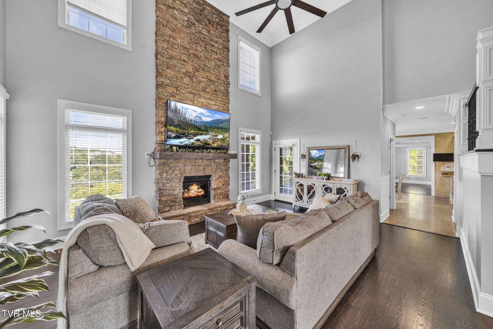 Photo #4: 301 Sunset Ridge Court