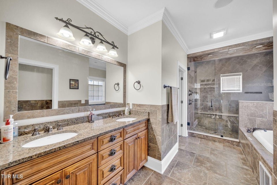 Photo #17: 301 Sunset Ridge Court