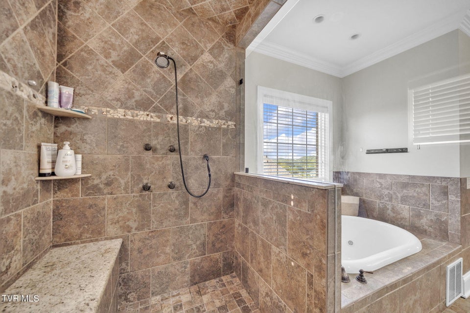 Photo #19: 301 Sunset Ridge Court