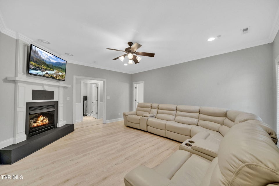 Photo #48: 301 Sunset Ridge Court