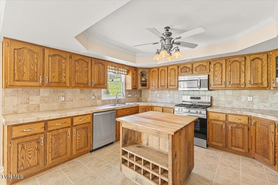 Photo #15: 3 Shelldrake Court