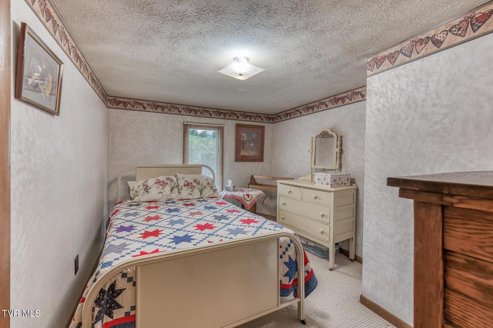 Photo #31: 261 Calvary Lane