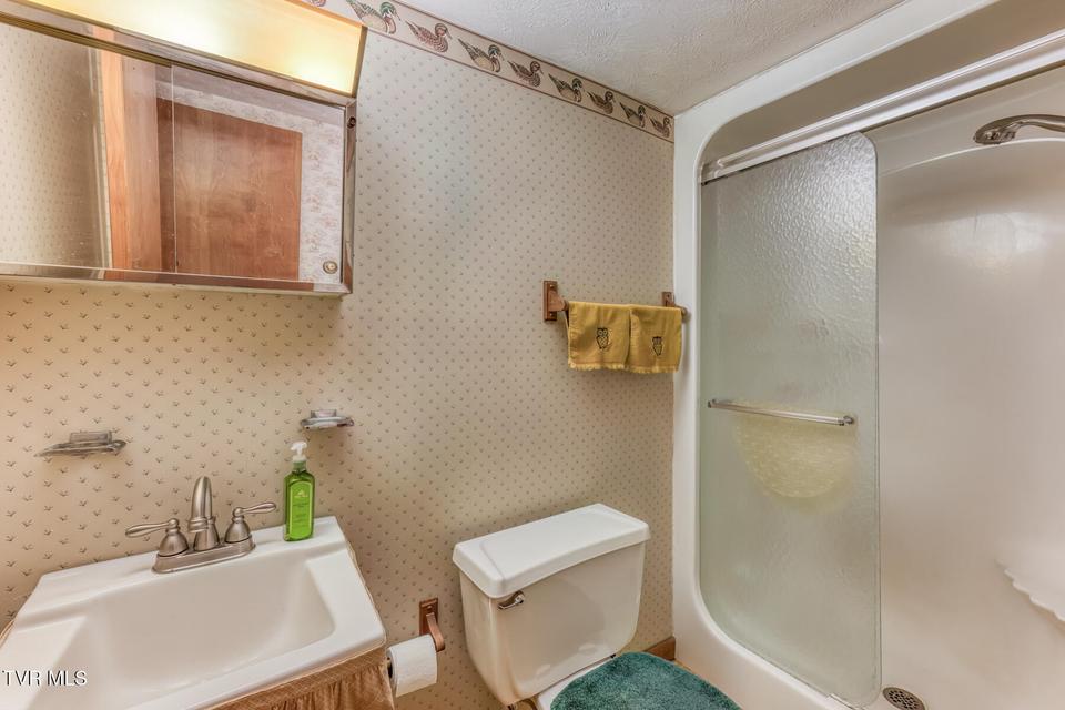 Photo #33: 261 Calvary Lane