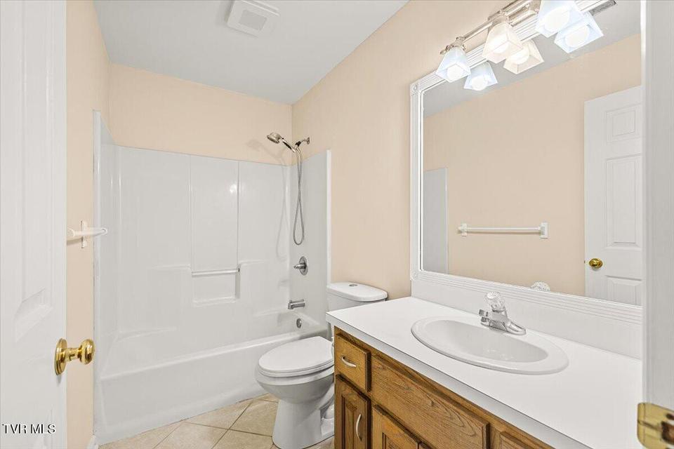 Photo #33: 3 Shelldrake Court