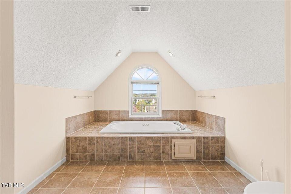 Photo #39: 3 Shelldrake Court