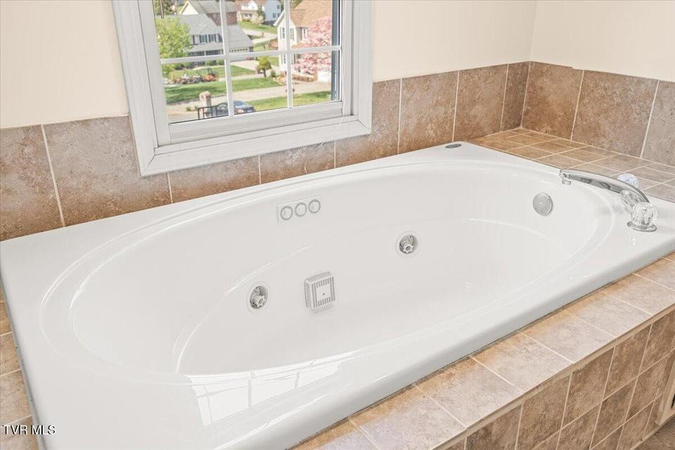 Photo #40: 3 Shelldrake Court