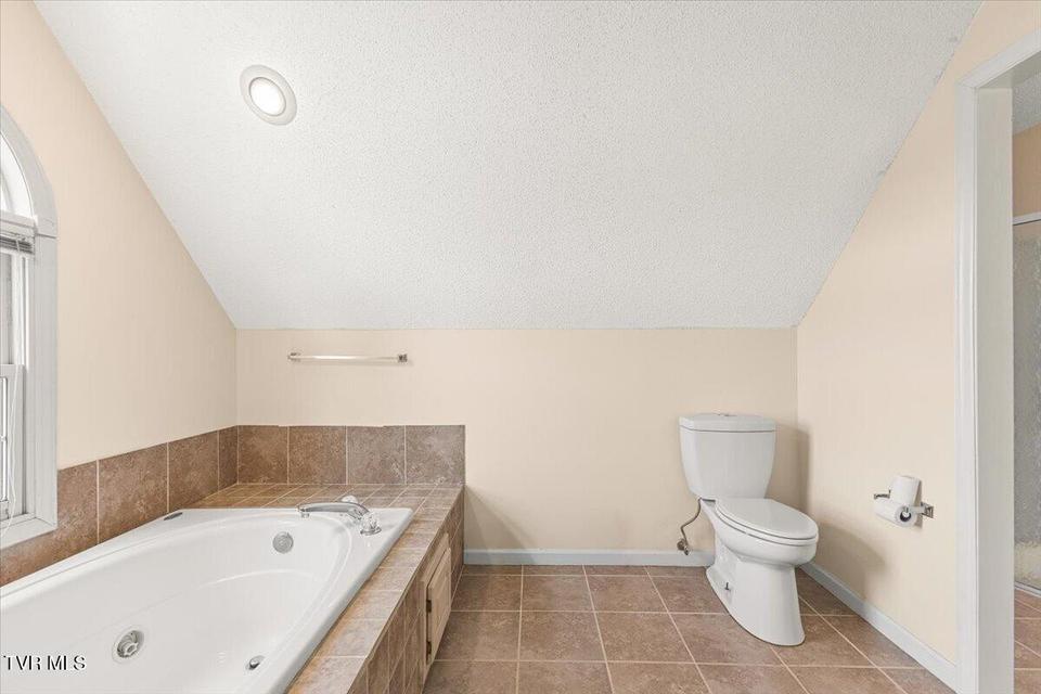 Photo #41: 3 Shelldrake Court