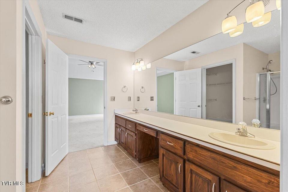 Photo #42: 3 Shelldrake Court