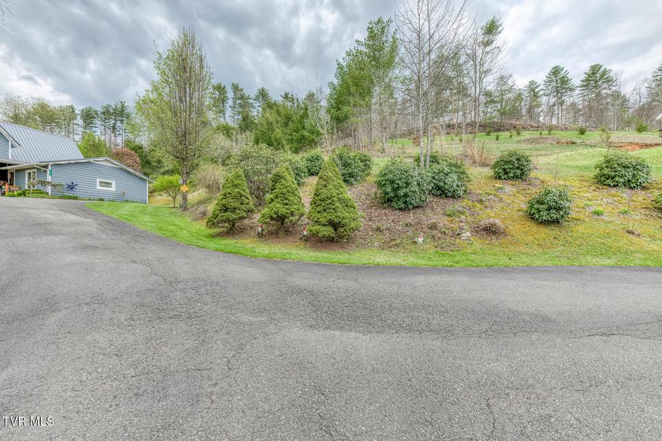 Photo #38: 261 Calvary Lane