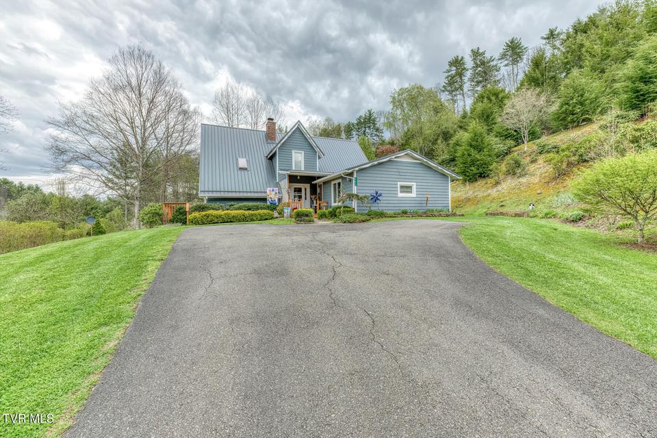 Photo #39: 261 Calvary Lane