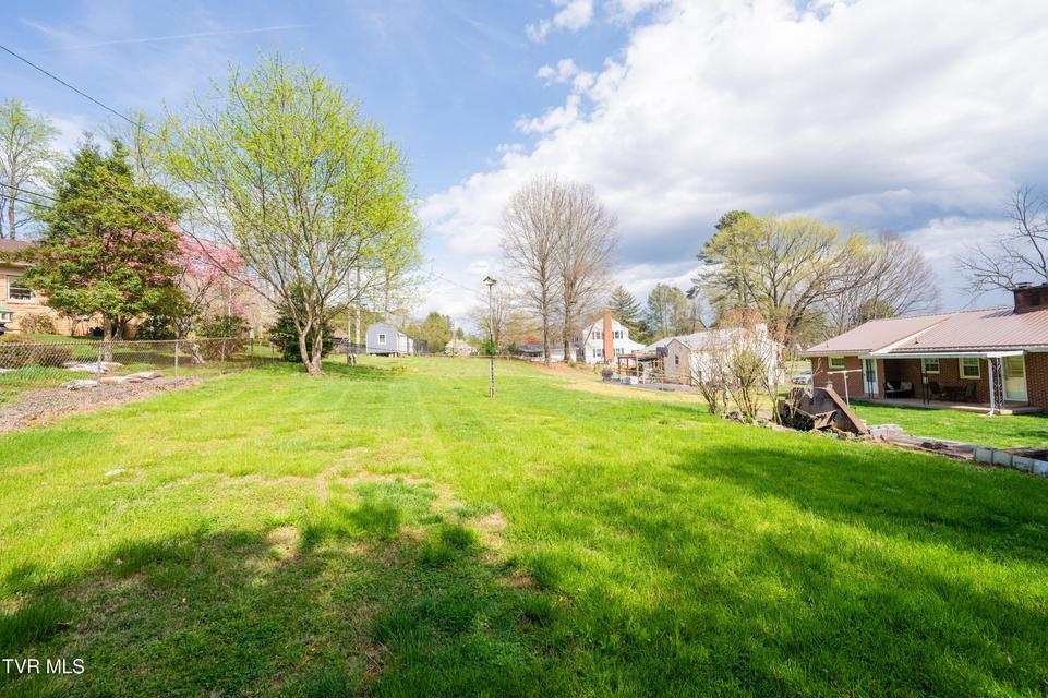 Photo #20: 2000 Lee Highway