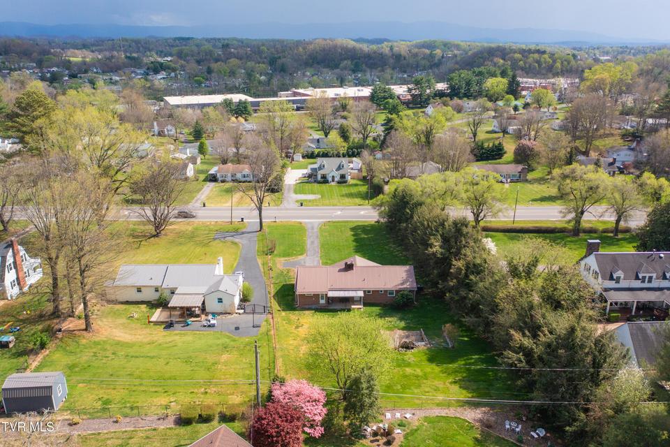 Photo #28: 2000 Lee Highway