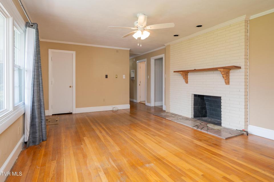 Photo #2: 2000 Lee Highway