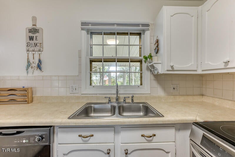 Photo #10: 1805 Broadmoor Road