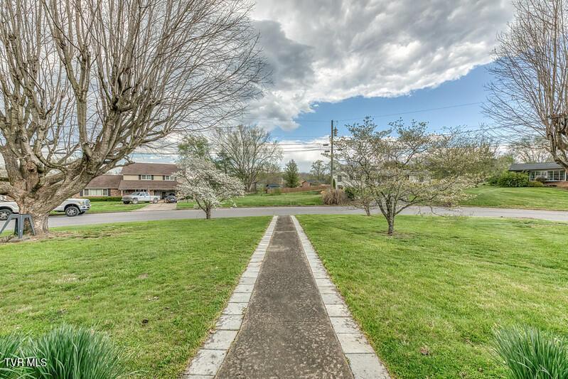 Photo #2: 1805 Broadmoor Road