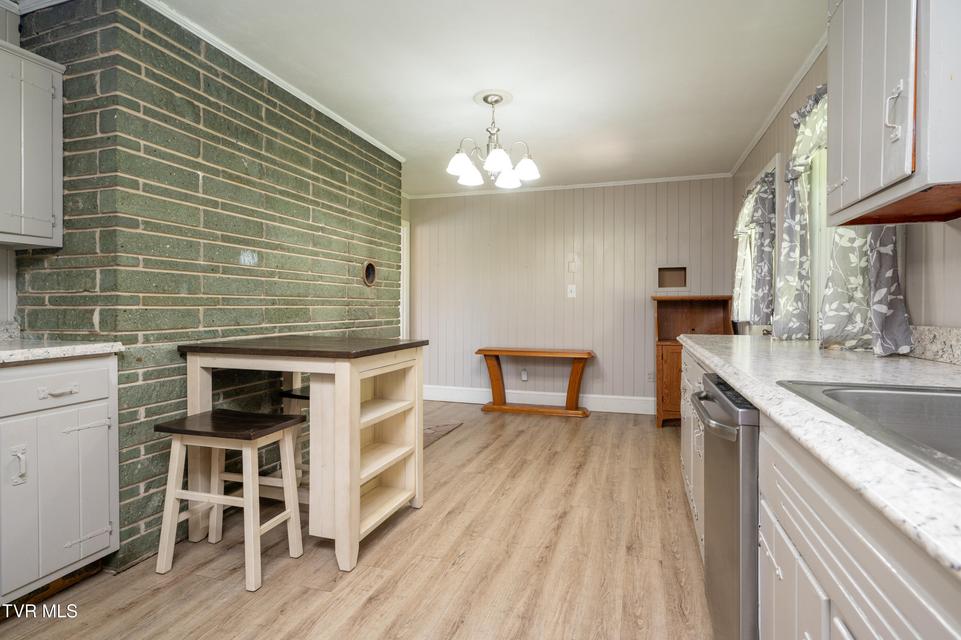 Photo #8: 2000 Lee Highway