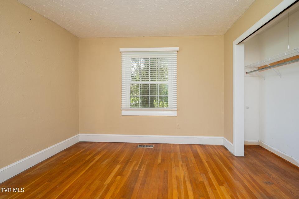 Photo #10: 2000 Lee Highway