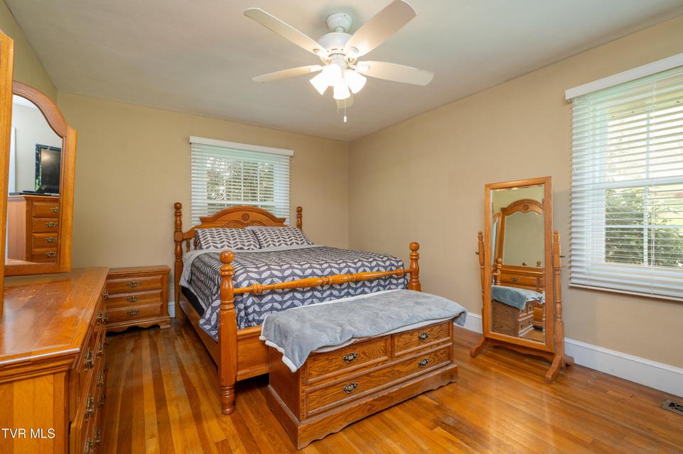 Photo #16: 2000 Lee Highway