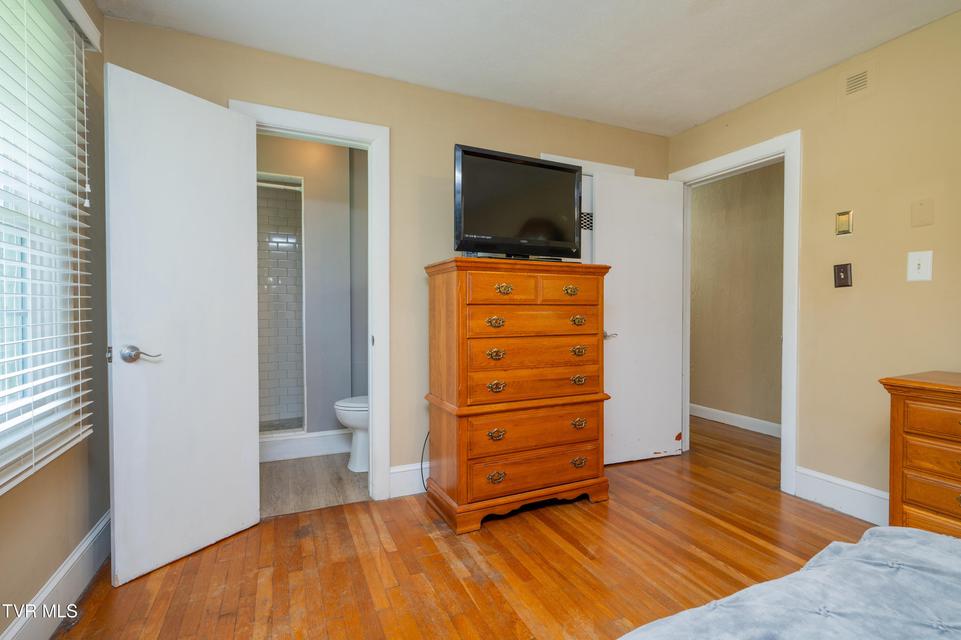 Photo #18: 2000 Lee Highway