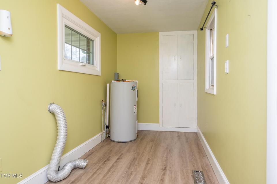 Photo #9: 2000 Lee Highway