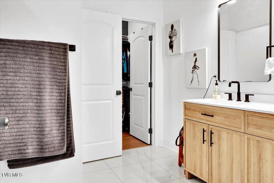 Photo #10: 868 Granby Road