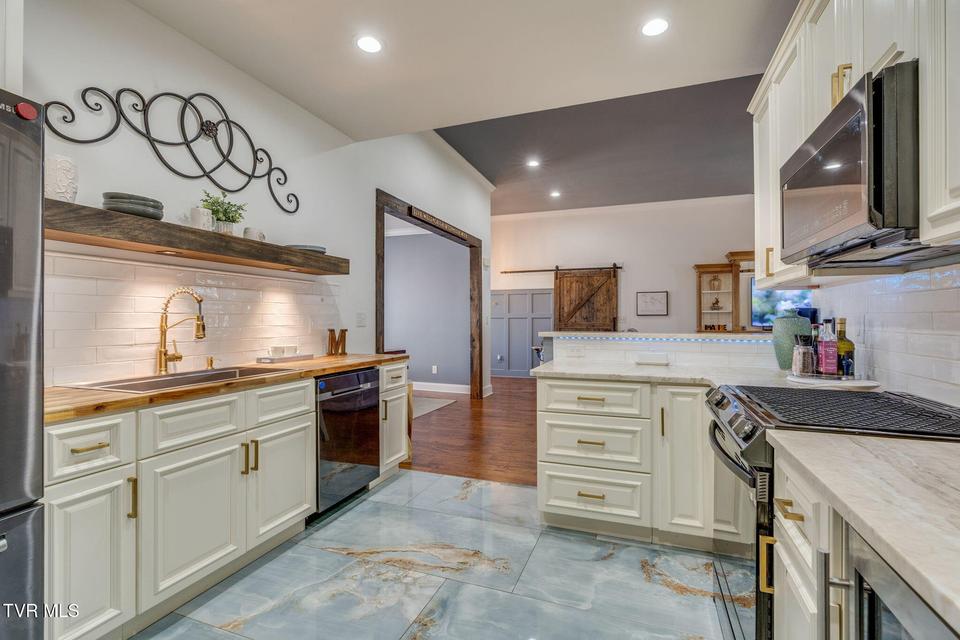 Photo #16: 477 Sand Ridge Circle