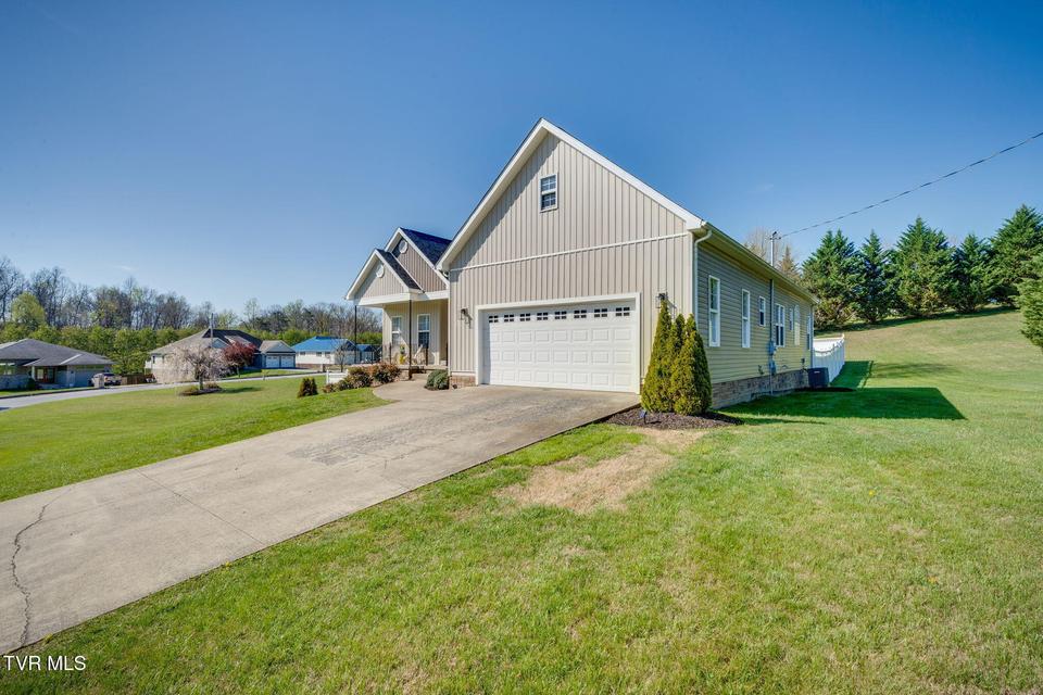 Photo #4: 477 Sand Ridge Circle